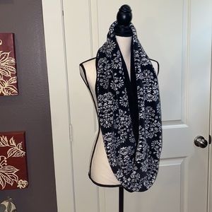 Vera Bradley Fleece Infinity (Loop) Scarf